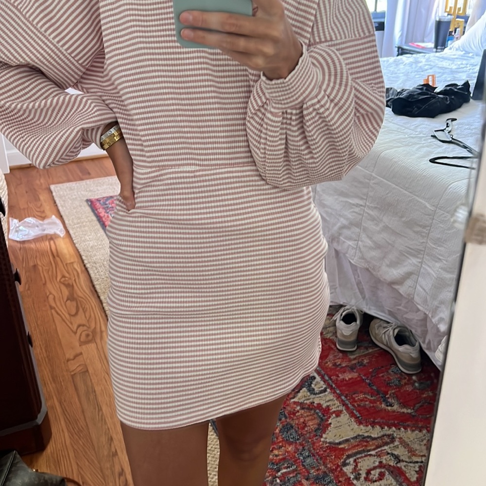 Dress - Picture 6 of 8
